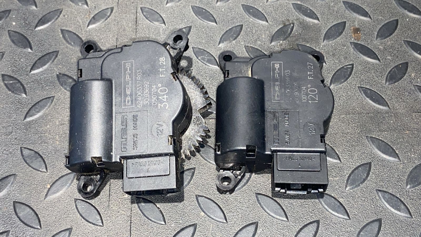 Моторчик заслонки отопителя Opel Astra/H 2004-2014