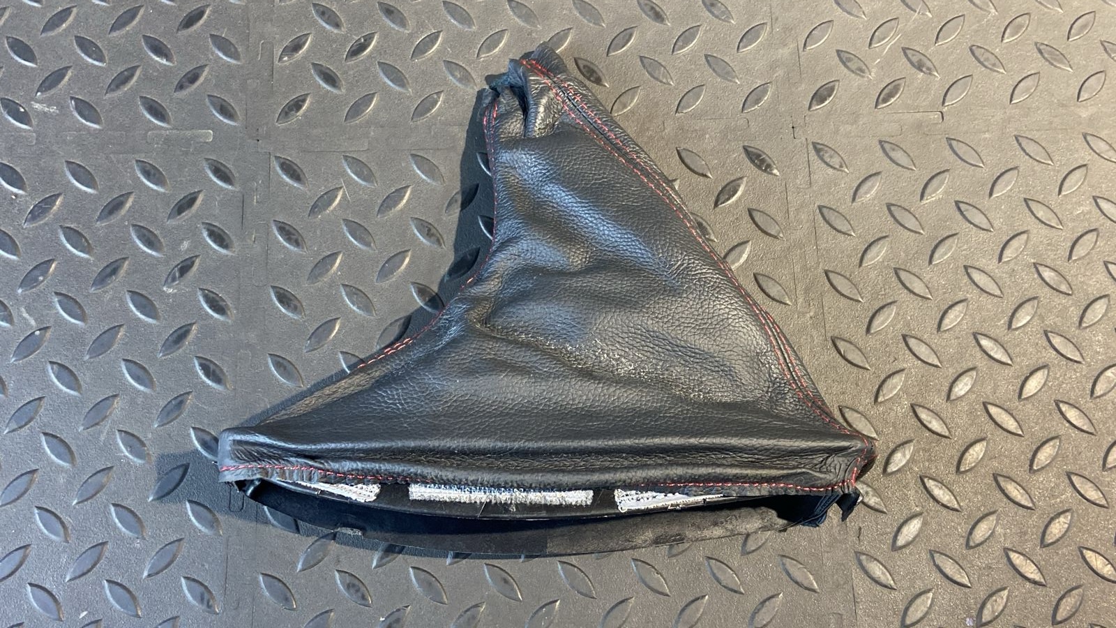 Кожух рычага стояночного тормоза BMW 3/E46 1998-2007