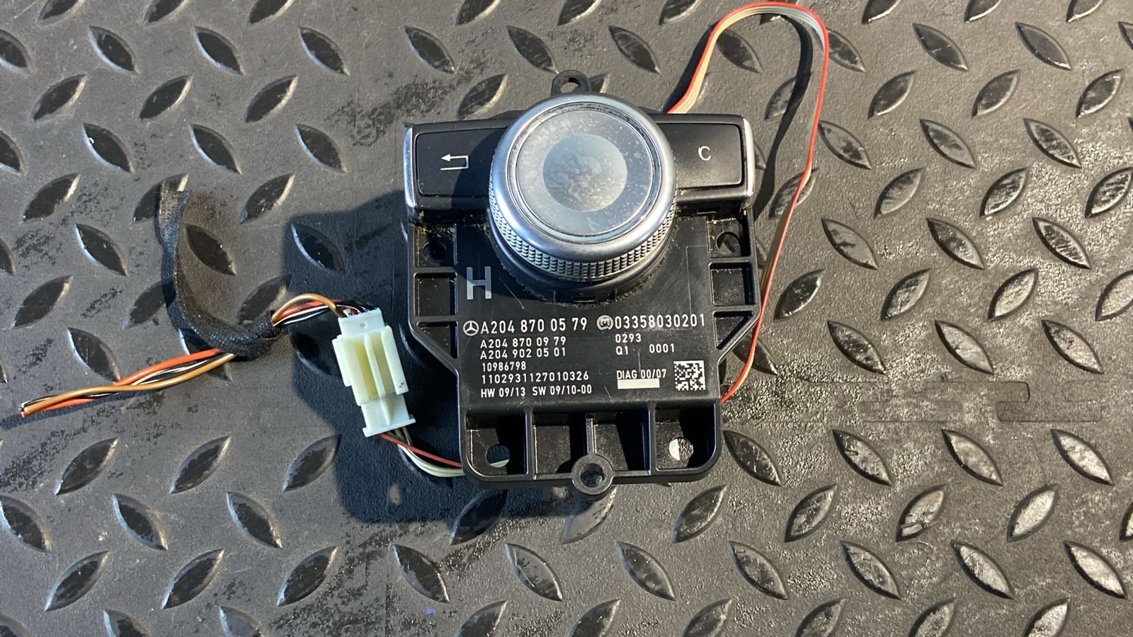 Кнопка управления мультимедиа Mercedes C/W204 2006-2015