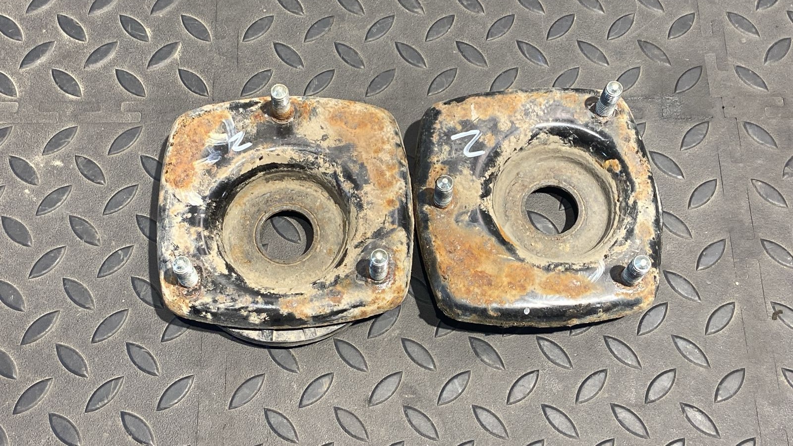 Опора амортизатора задняя Mercedes M/W163 1997-2005