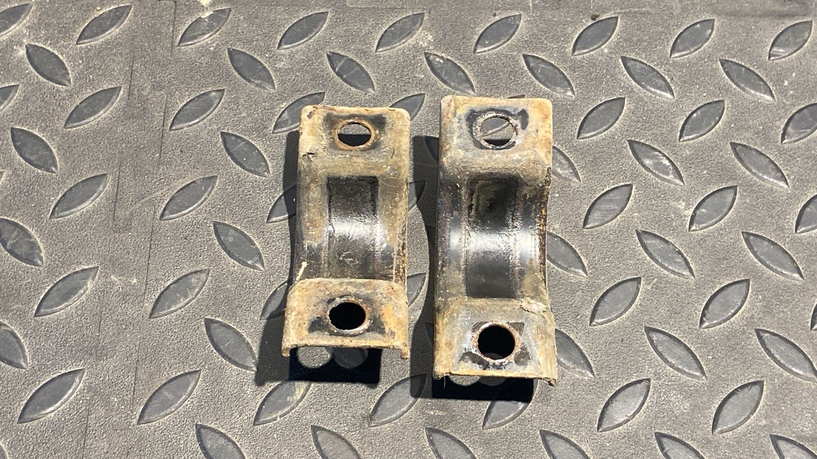 Кронштейн крепления стабилизатора задний Mercedes M/W163 1997-2005