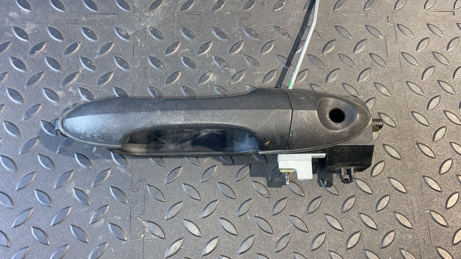 Ручка двери передняя правая Ford Focus 1998-2007