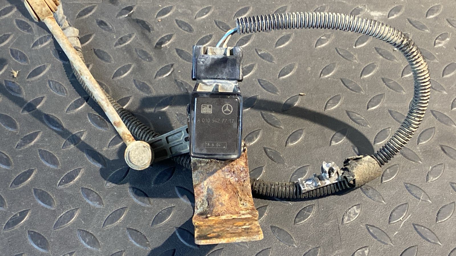 Датчик положения кузова Mercedes M/W163 1997-2005