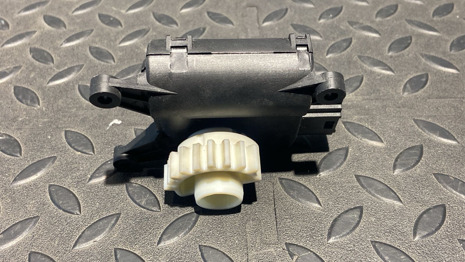 Моторчик заслонки отопителя Volkswagen Golf/5 2003-2009