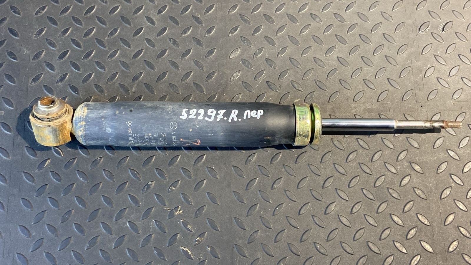 Амортизатор передний Mercedes M/W163 1997-2005