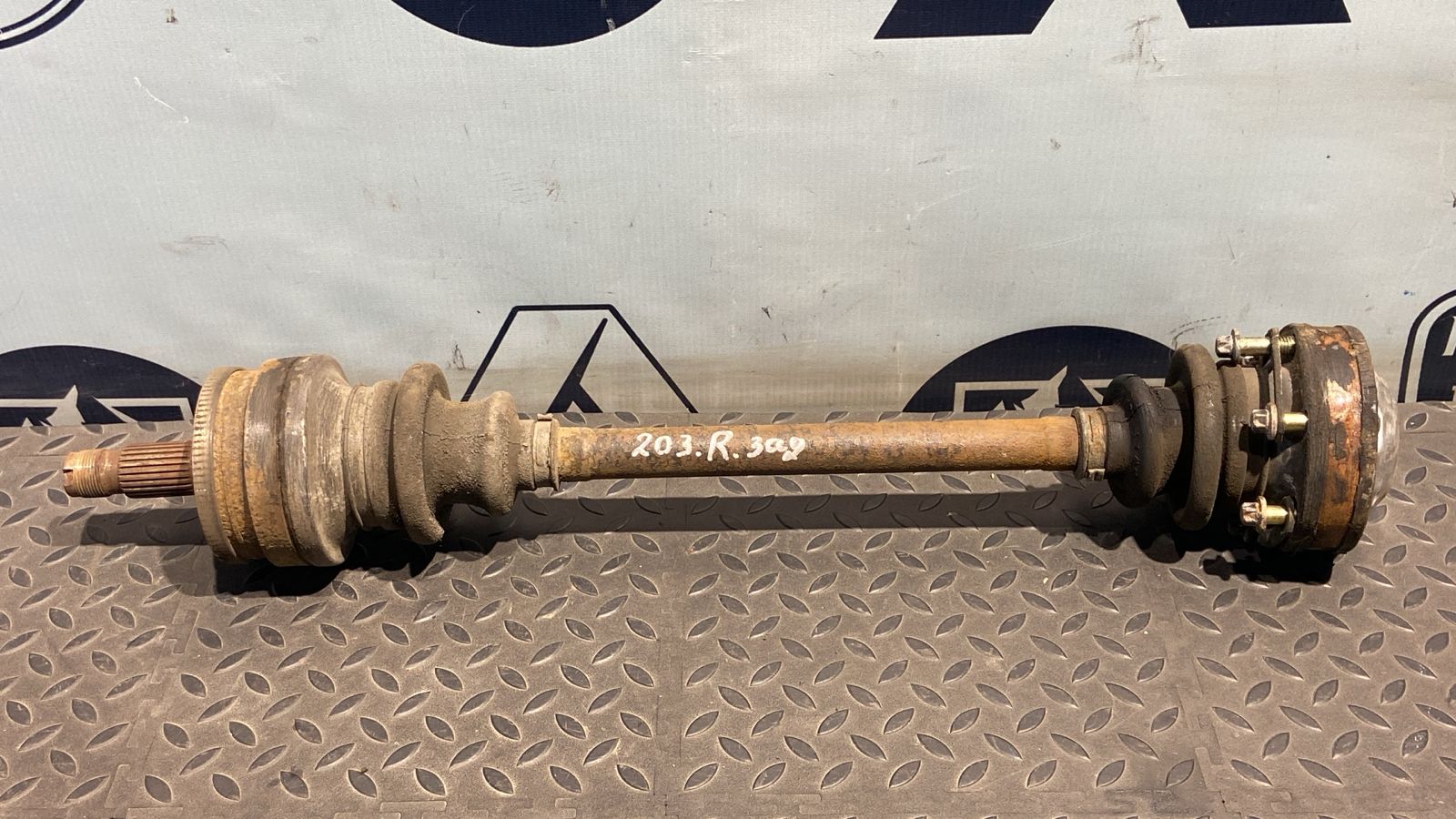 Полуось задняя Mercedes C/W203 2000-2008