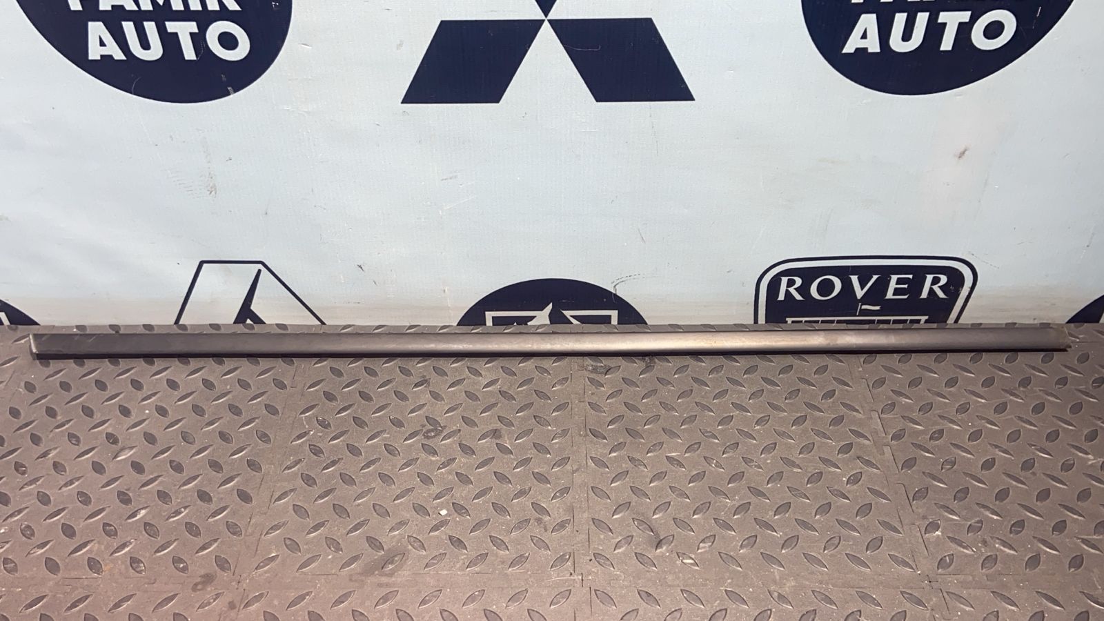 Уплотнитель двери передний правый Renault Megane/2 2002-2009