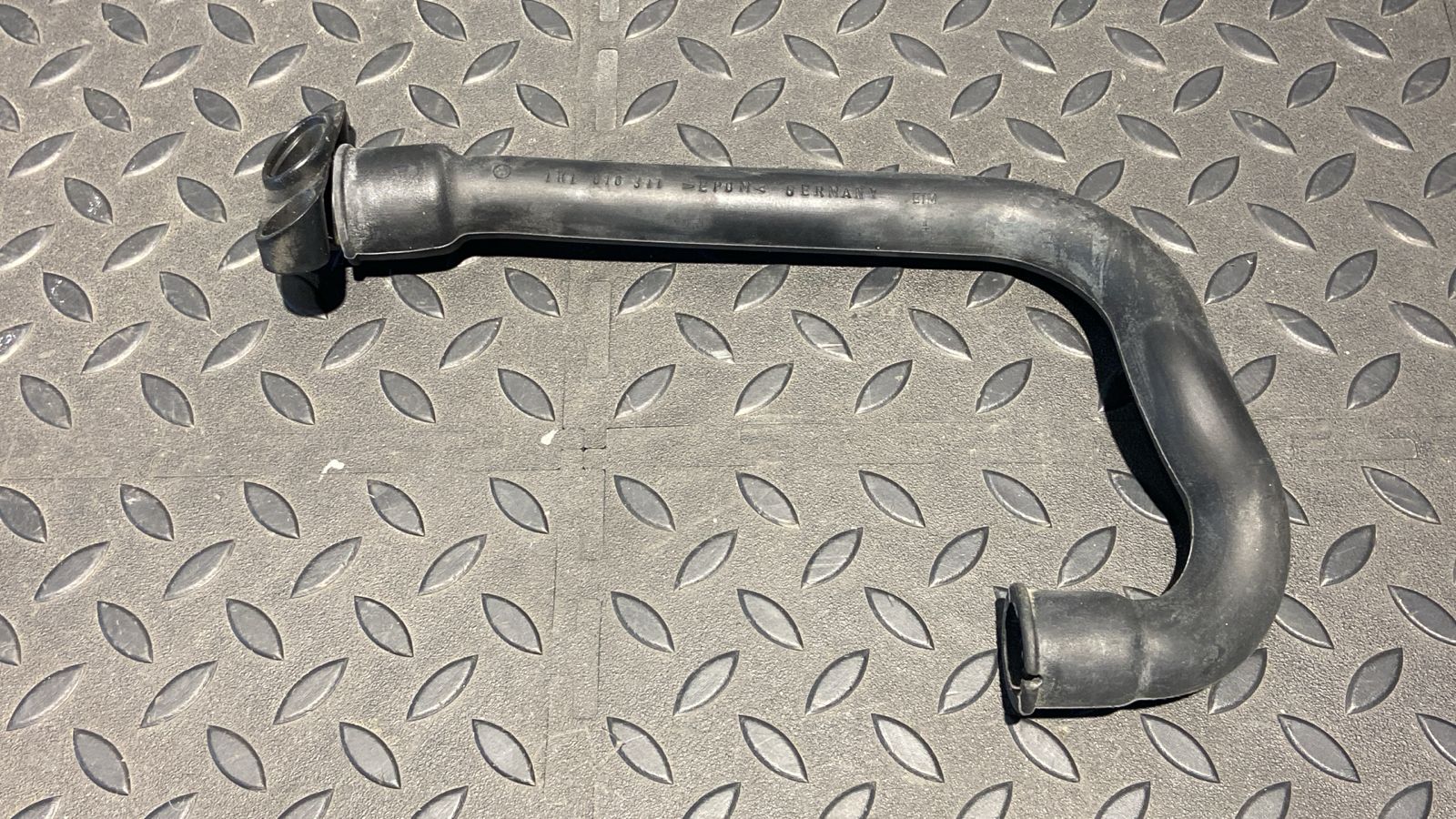 Шланг воздушный Volkswagen Golf/5 2003-2009