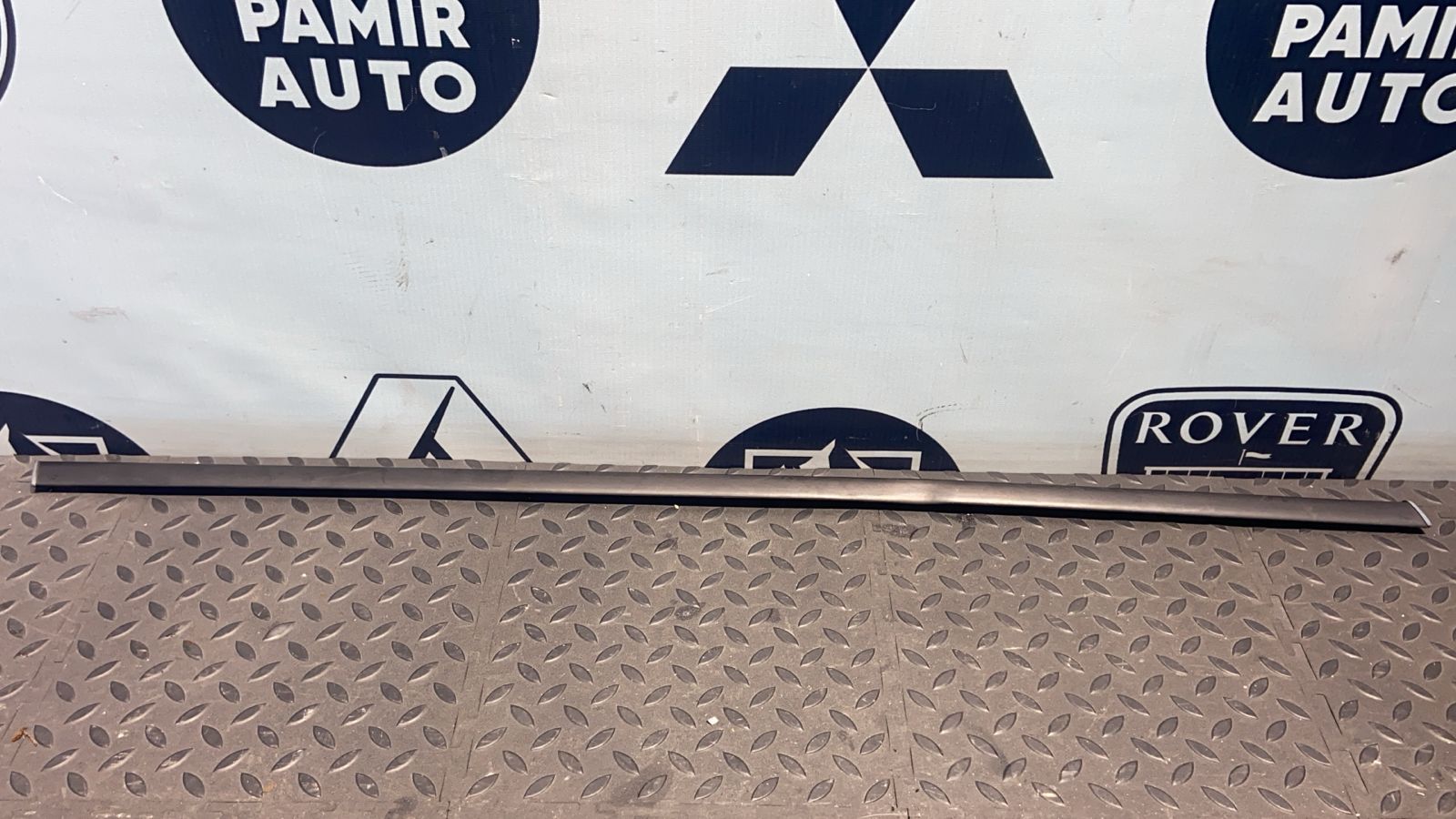 Уплотнитель двери задний правый Renault Megane/2 2002-2009