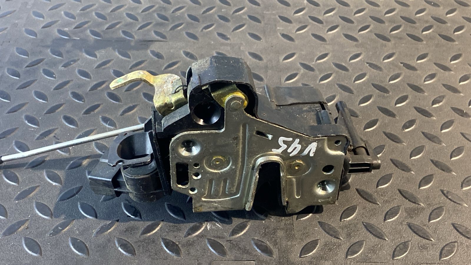 Замок двери задний правый Mercedes E/W210 1995-2003