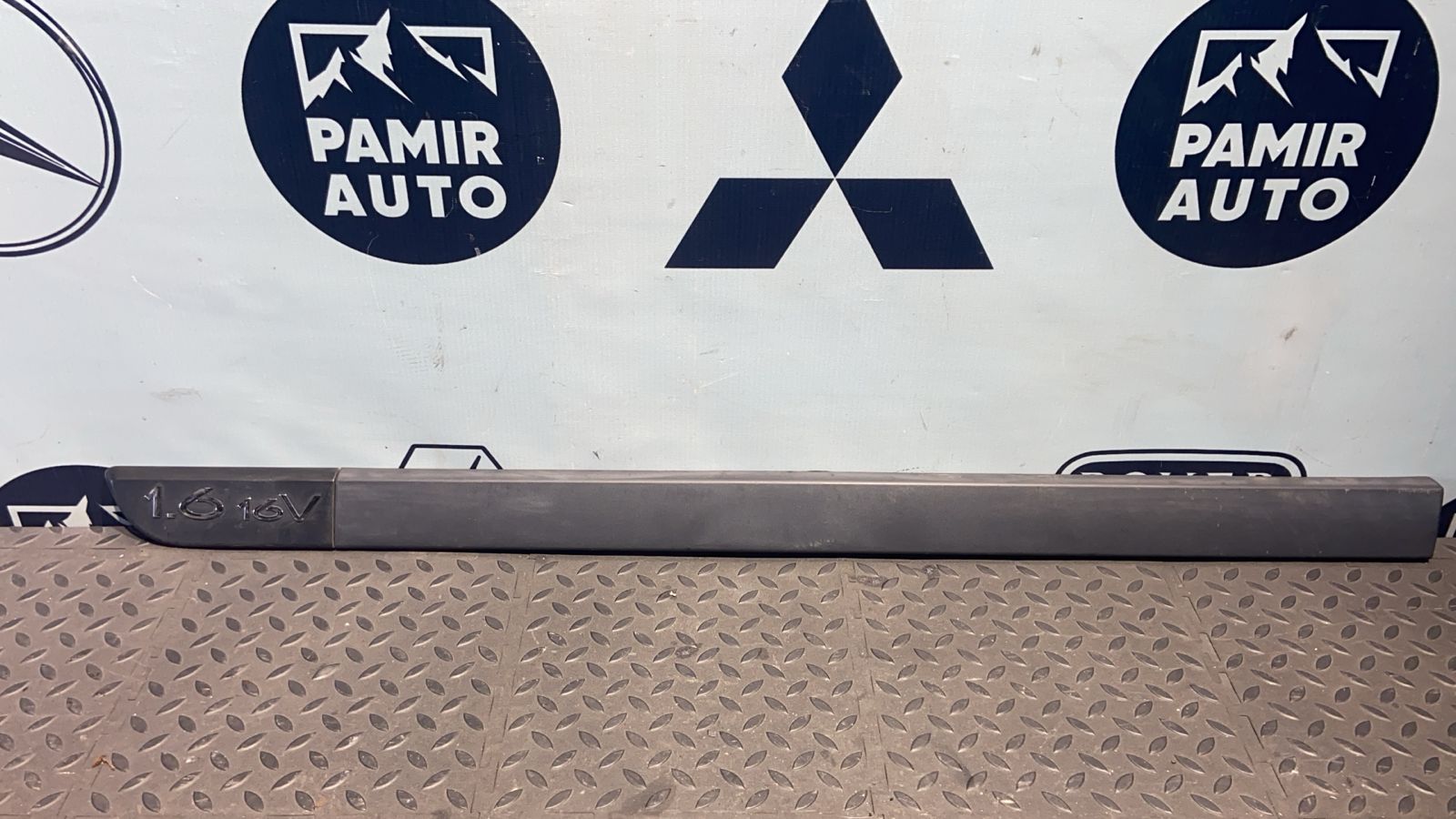 Молдинг двери передний левый Renault Megane/2 2002-2009