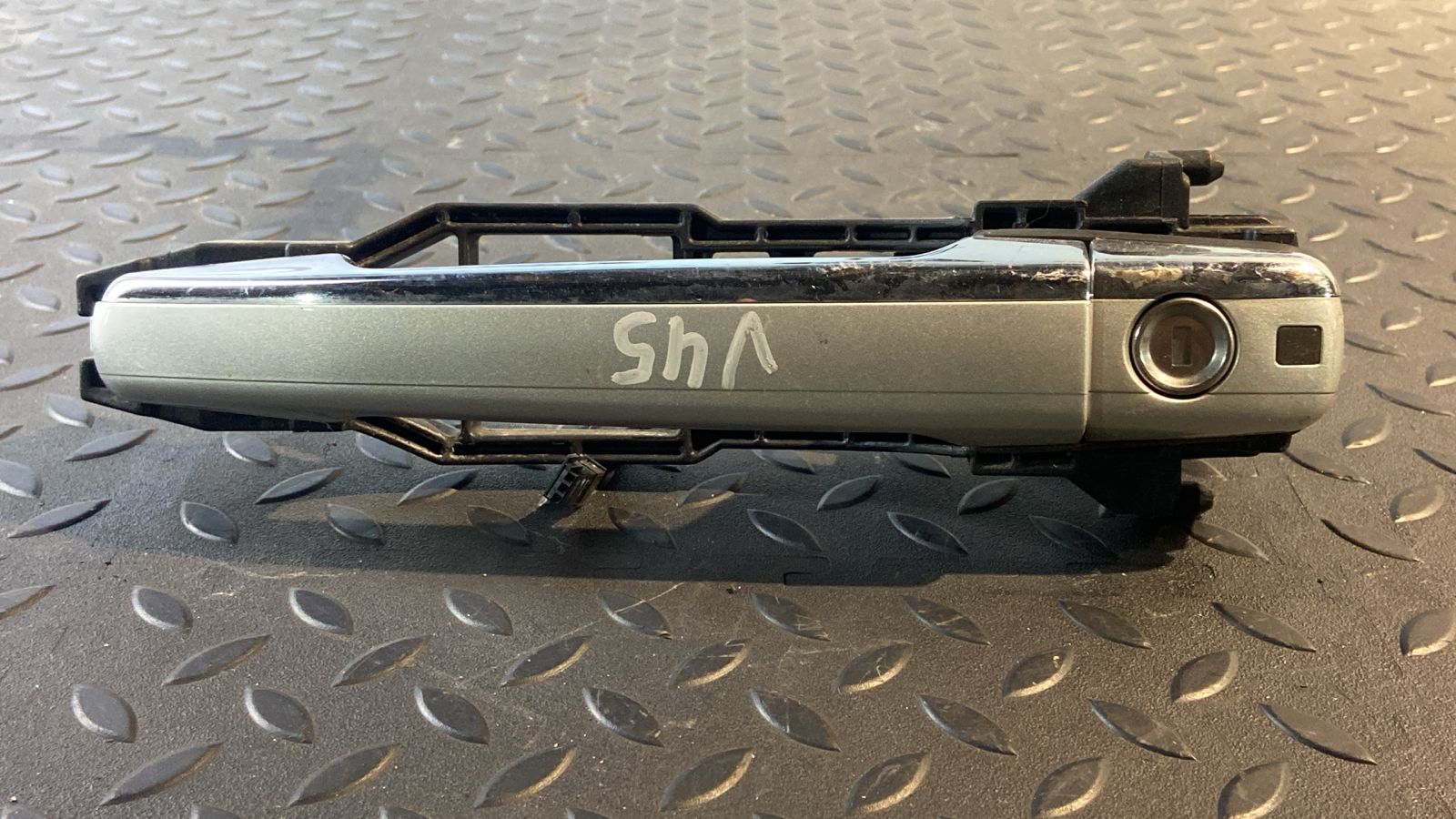 Ручка двери передняя левая Mercedes E/W210 1995-2003