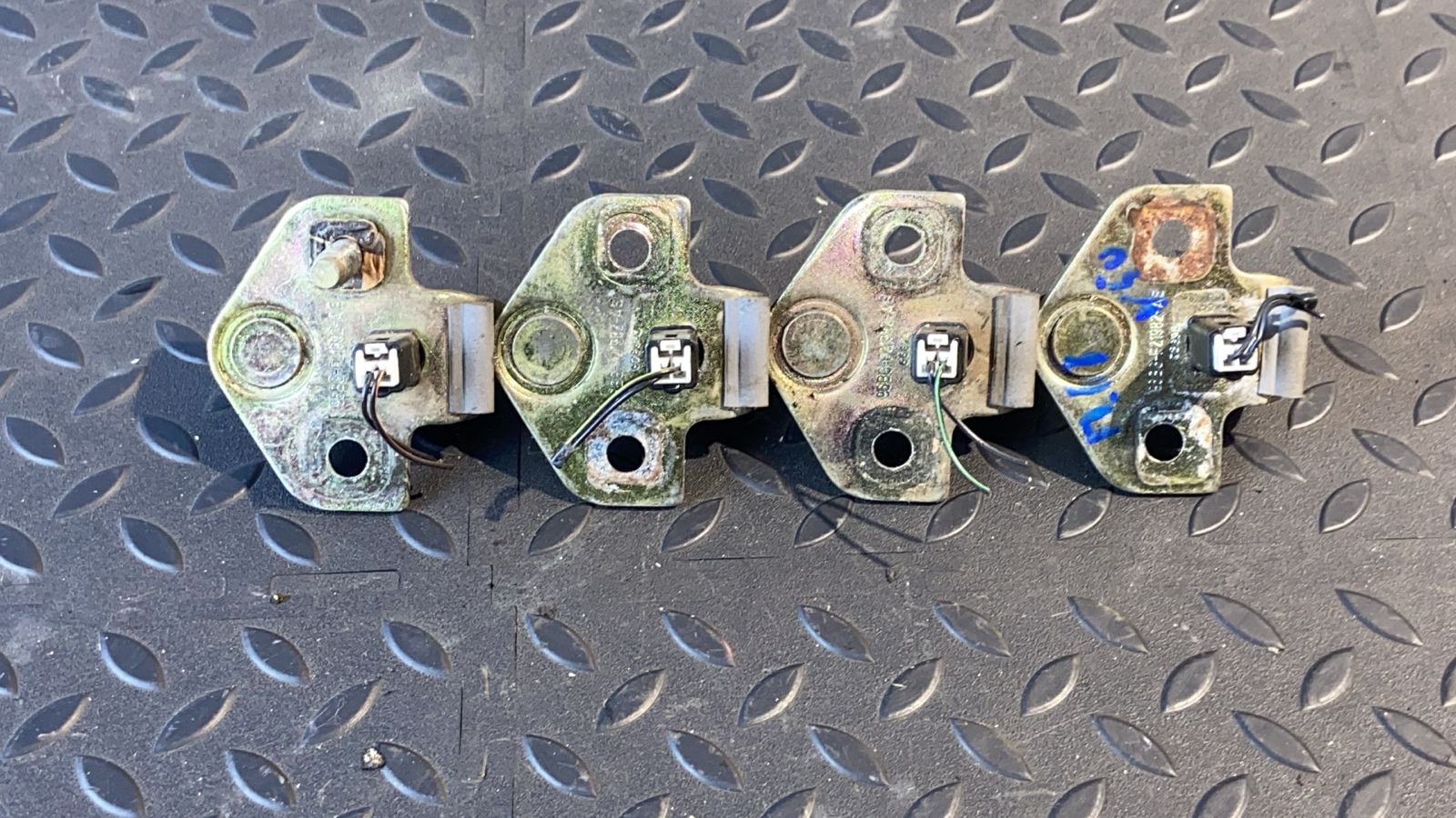 Ответная часть замка двери Ford Focus 1998-2007