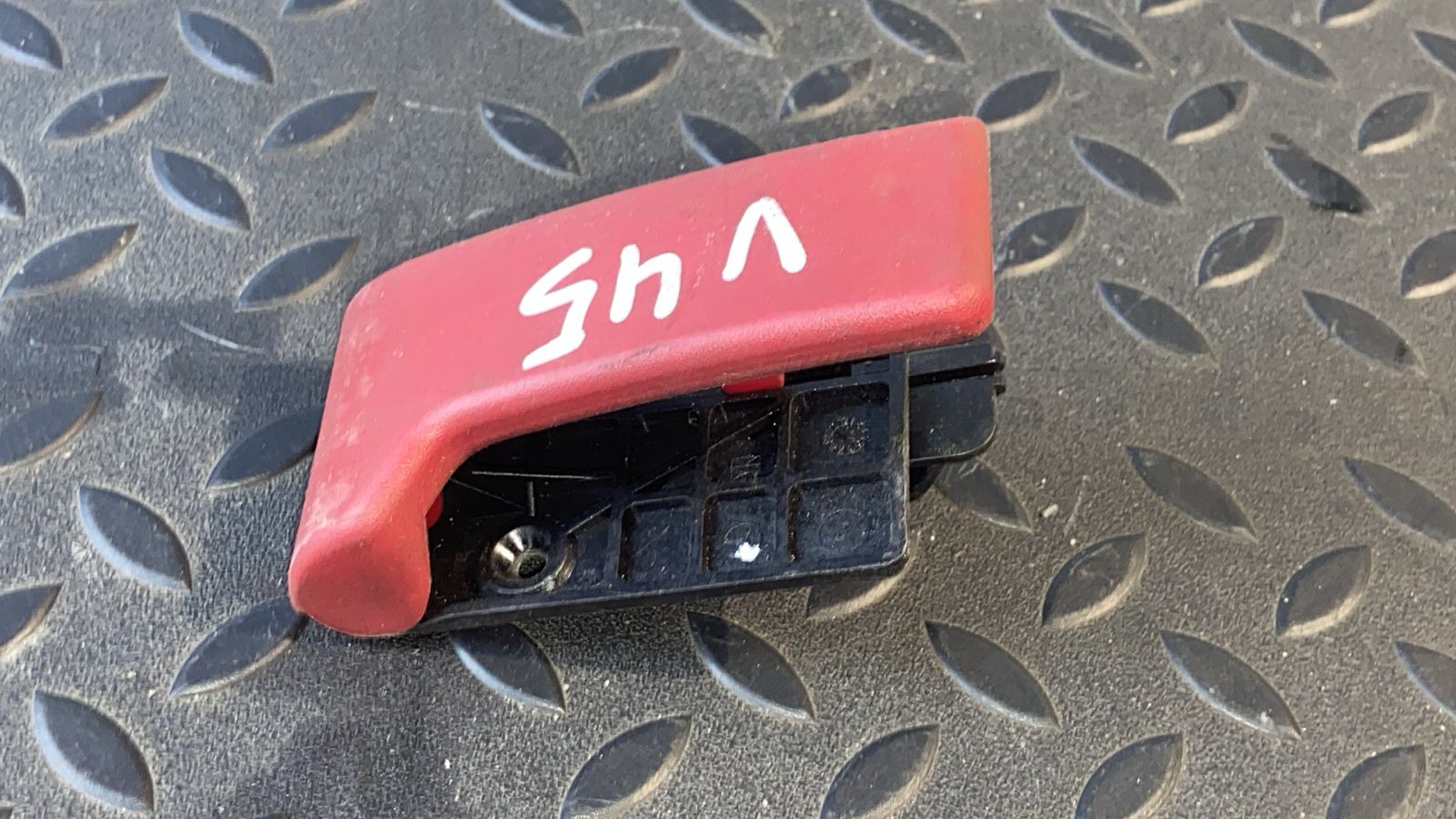 Ручка открывания капота Mercedes E/W210 1995-2003