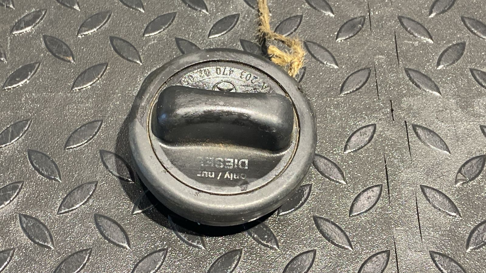 Крышка топливного бака Mercedes C/W203 2000-2008