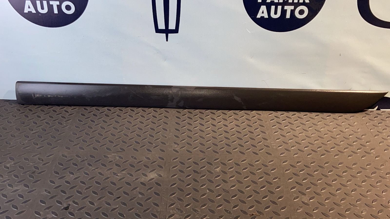 Молдинг двери передний правый Ford Focus 1998-2007