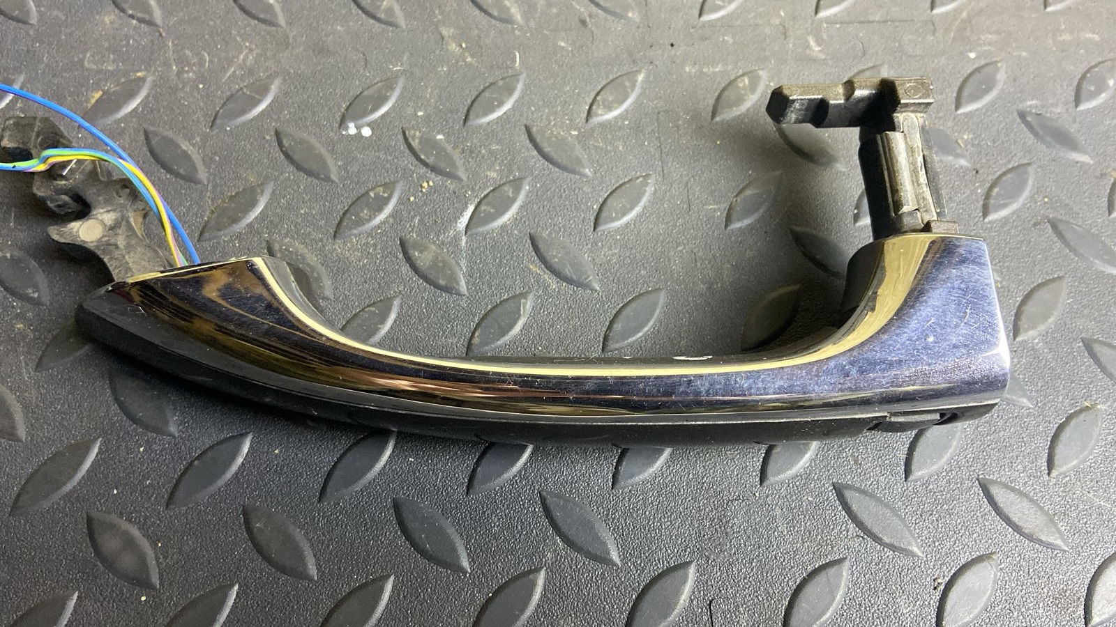 Ручка двери передняя левая Mercedes E/W211 2002-2009