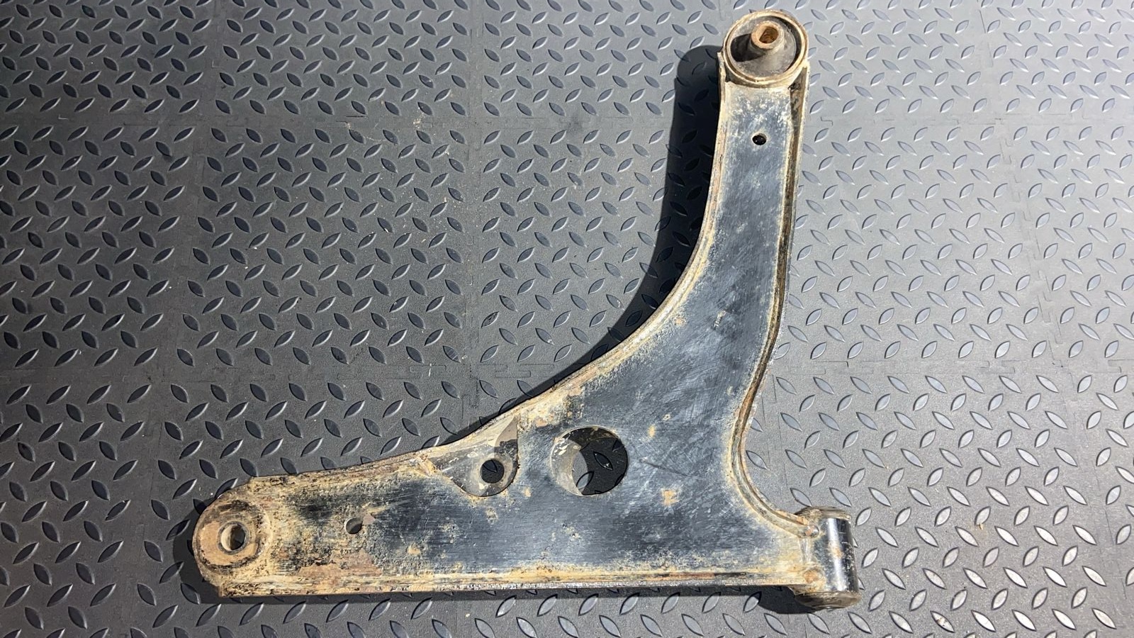 Рычаг передний левый Ford Transit 2006-2013