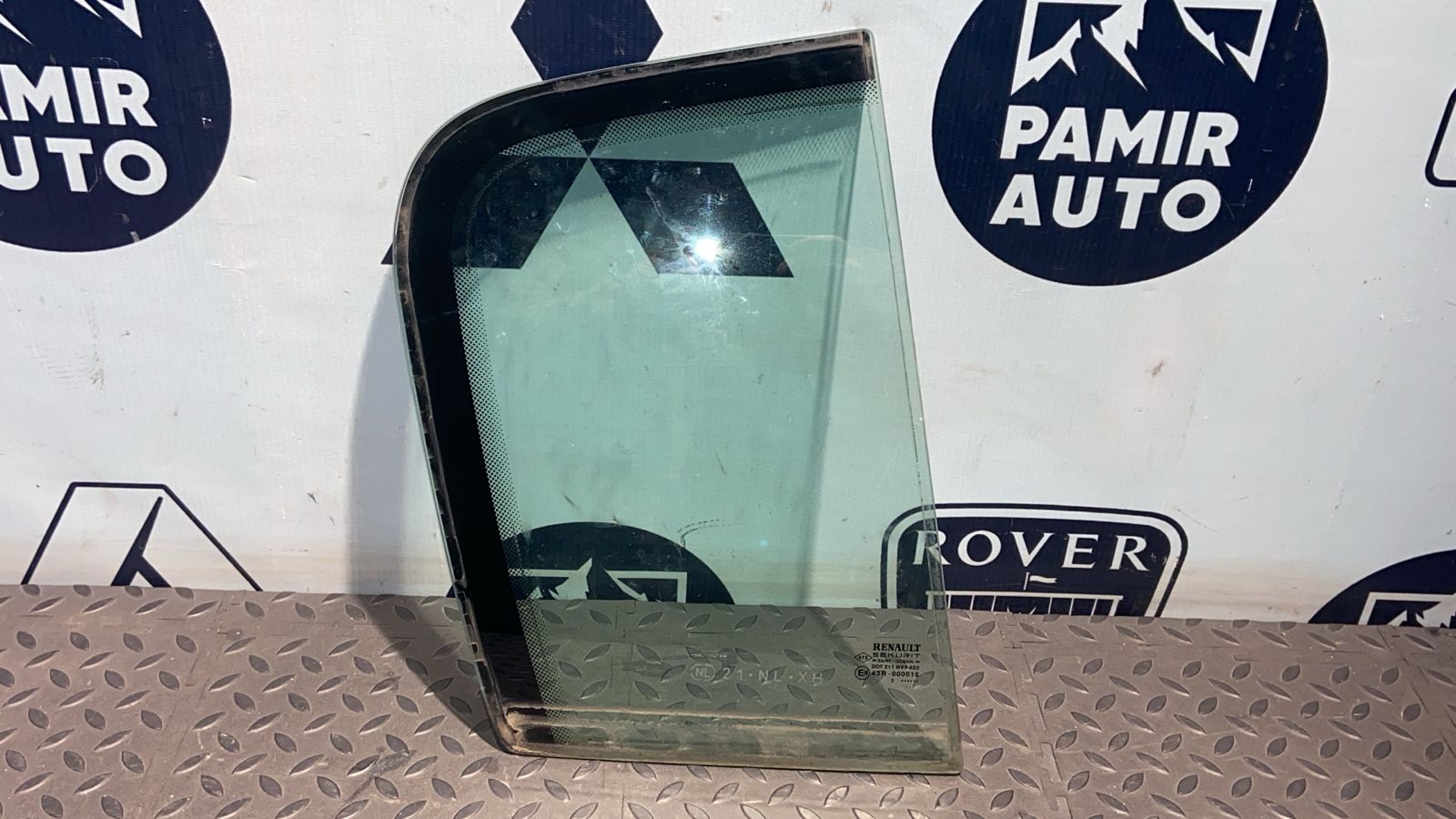 Форточка двери задняя правая Renault Megane/2 2002-2009