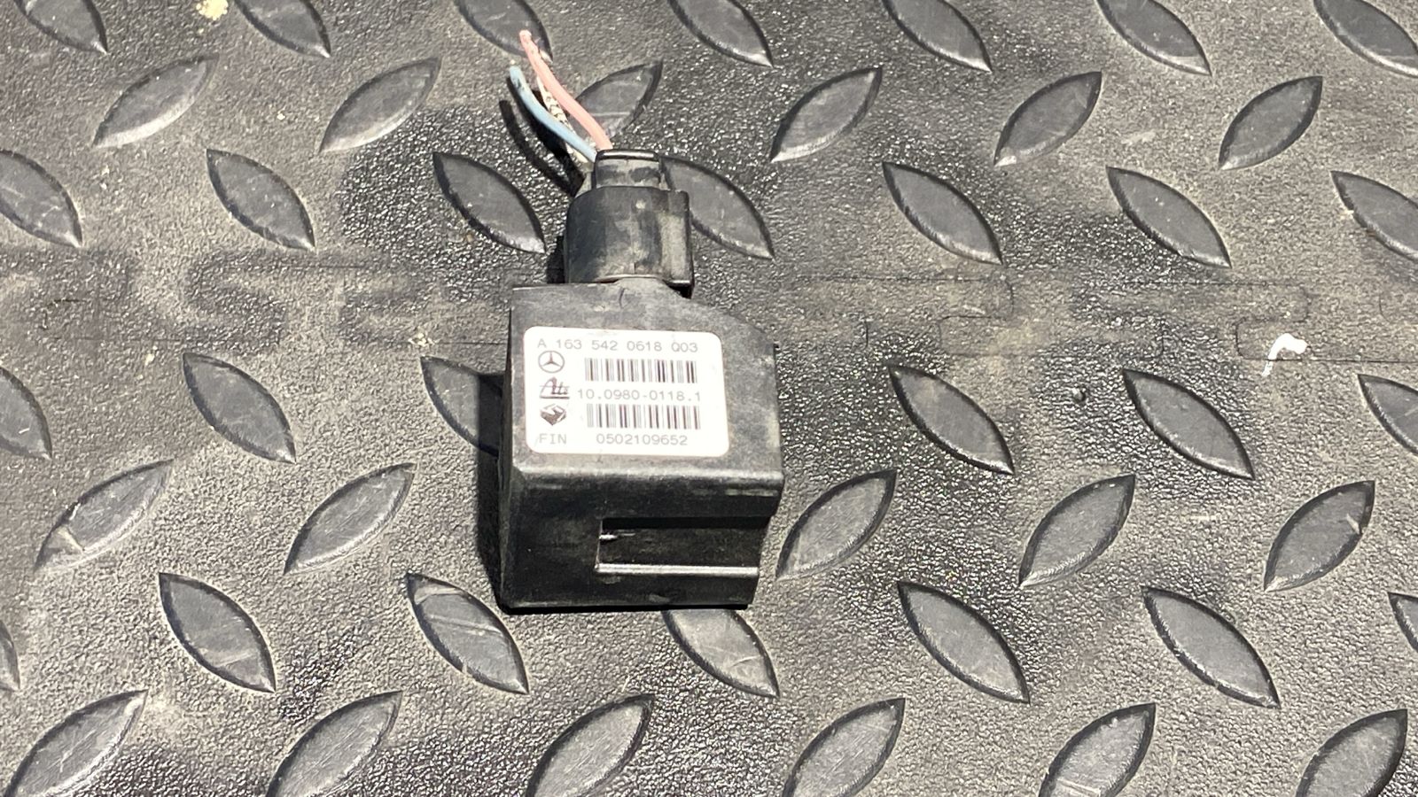 Датчик ускорения Mercedes M/W163 1997-2005