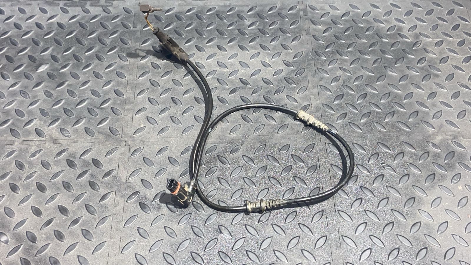 Датчик износа колодок передний Mercedes C/W203 2000-2008