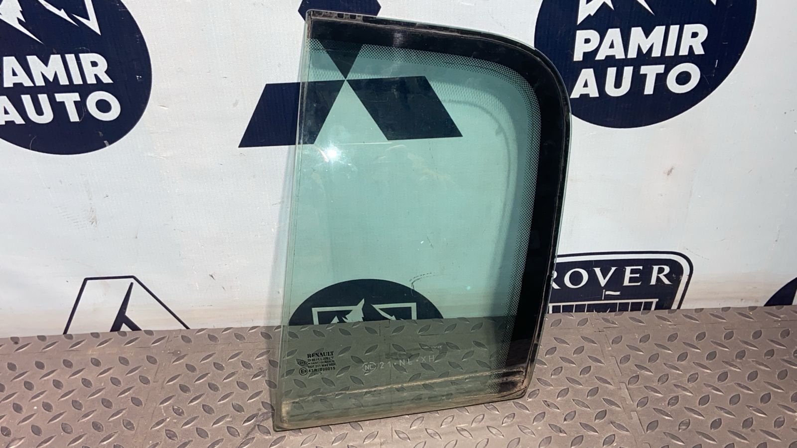 Форточка двери задняя левая Renault Megane/2 2002-2009