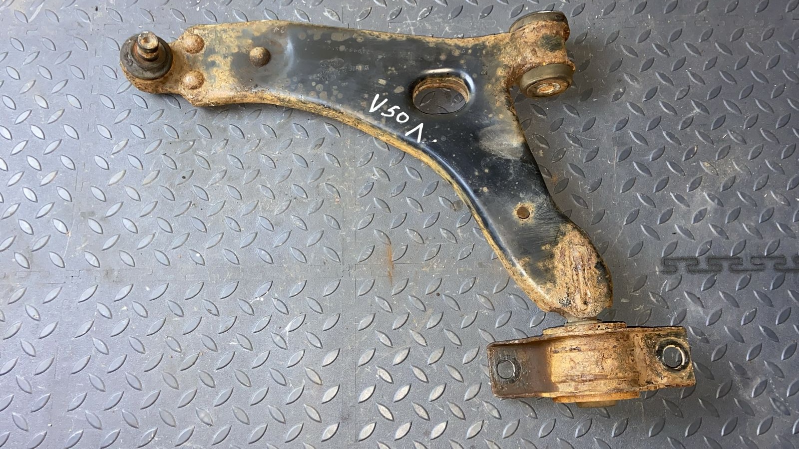 Рычаг передний левый Ford Focus 1998-2007