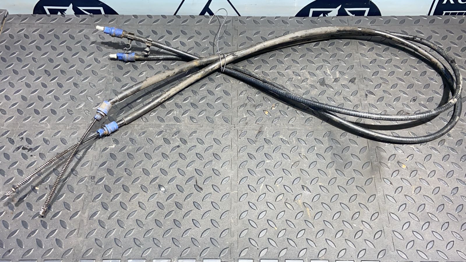 Трос стояночного тормоза Renault Sandero 2009-2014