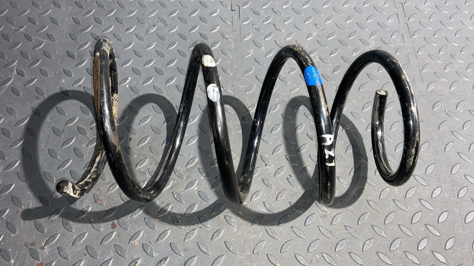 Пружина передняя Toyota Avensis/2 2003-2009