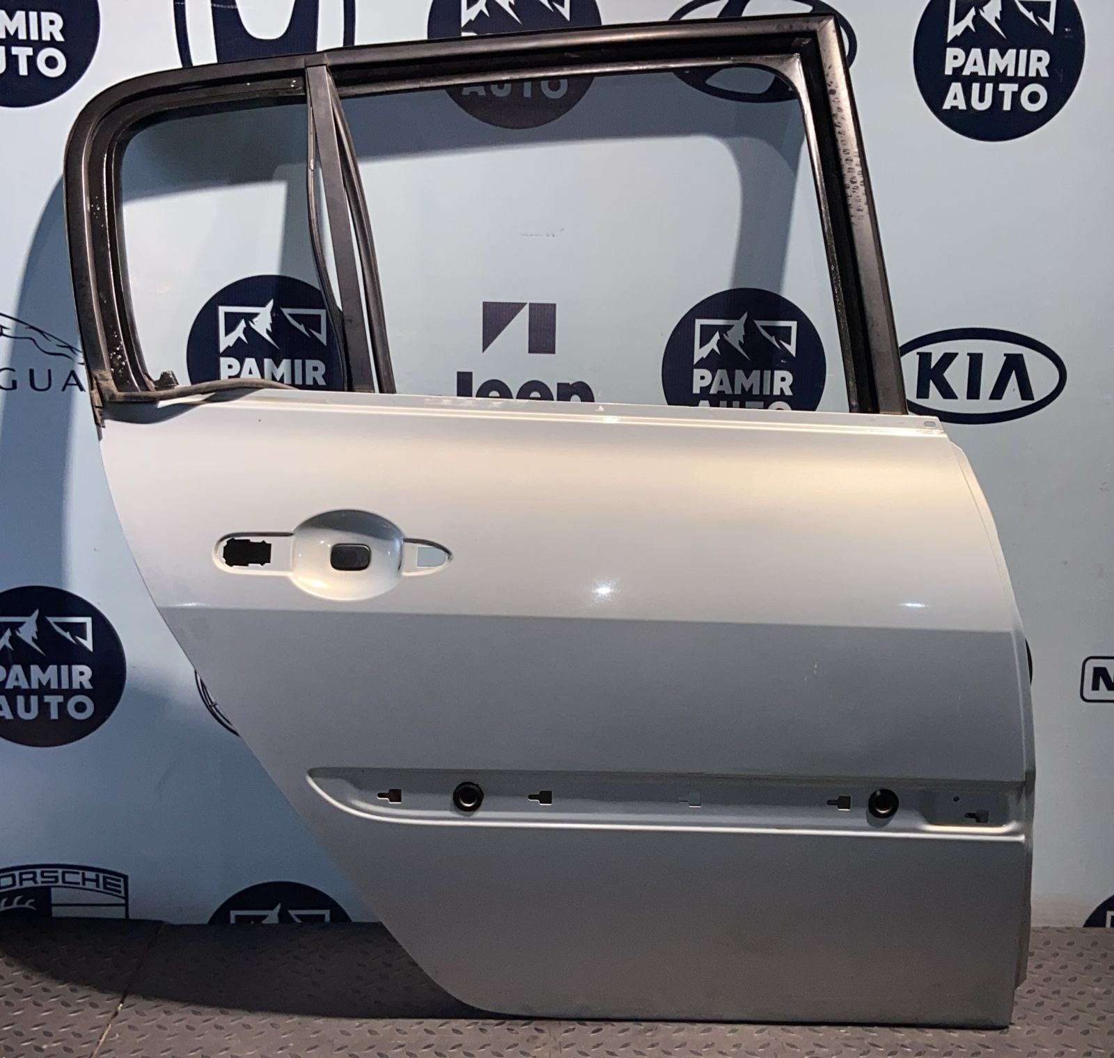 Дверь задняя правая Renault Megane/2 2002-2009