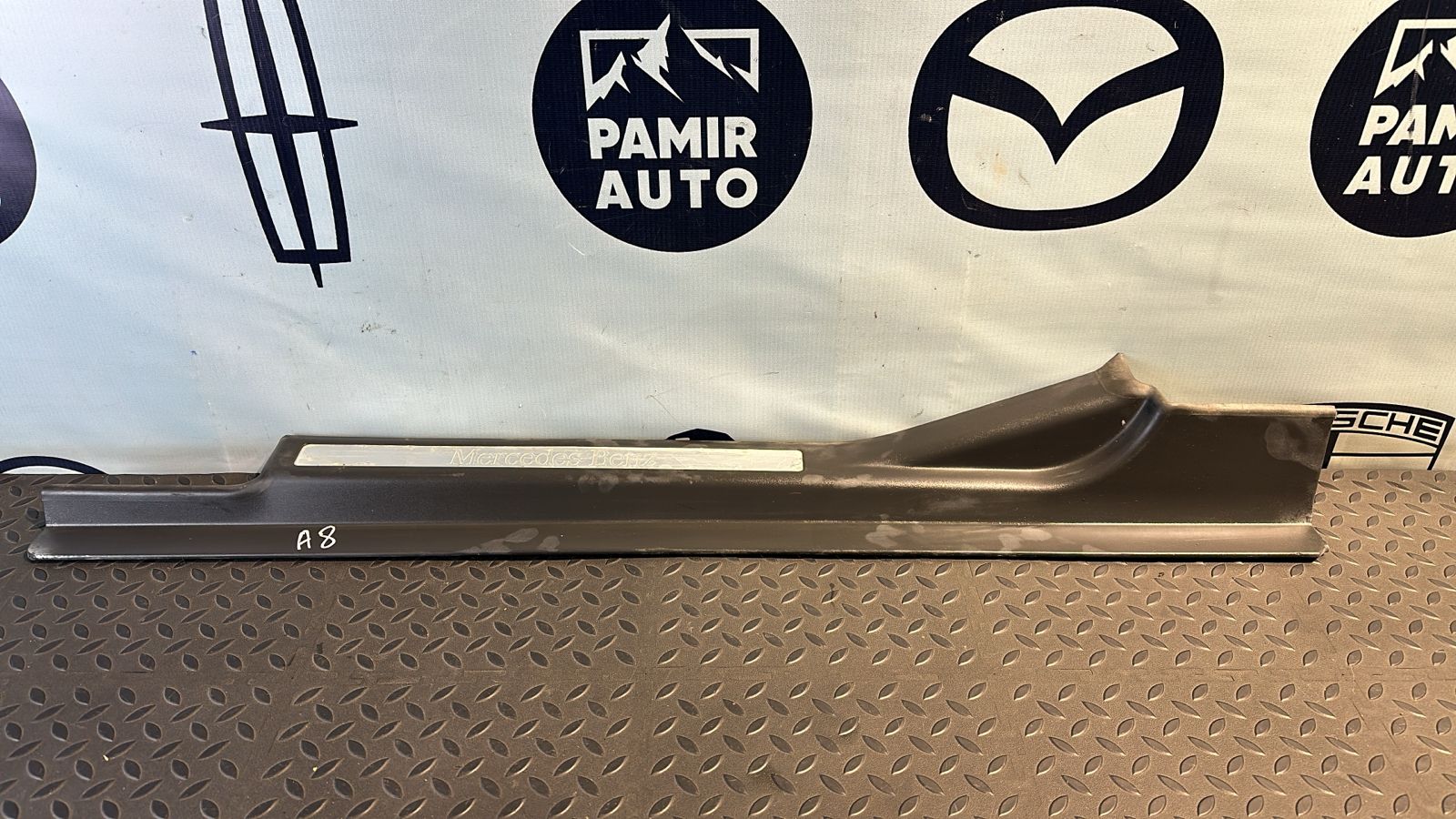 Накладка порога передняя левая Mercedes C/W203 2000-2008
