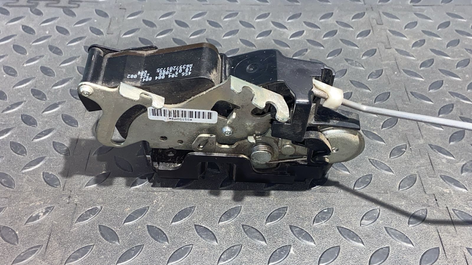 Замок двери передний правый Mercedes Vito/W639 2003-2014