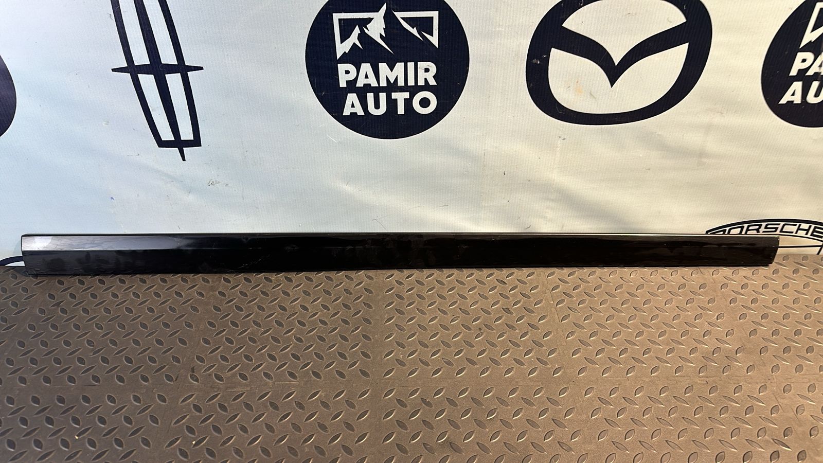 Молдинг двери передний правый Mercedes E/W211 2002-2009