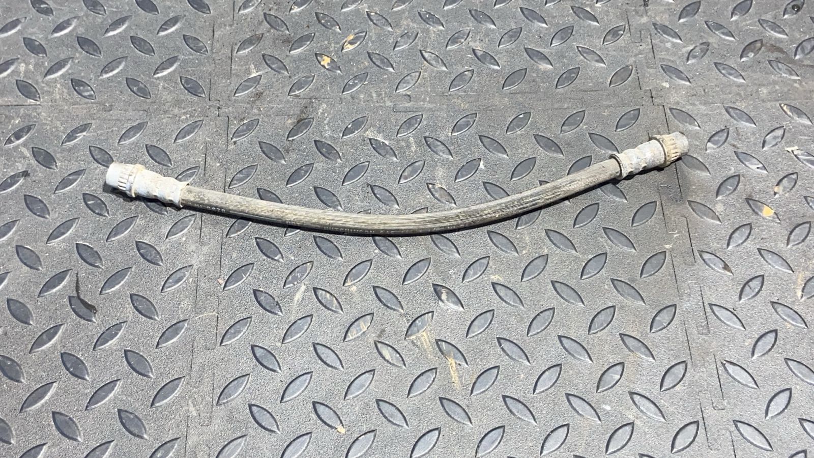 Шланг тормозной задний Renault Sandero 2009-2014