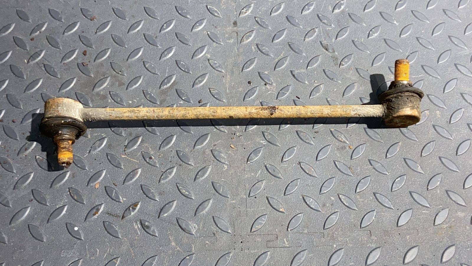 Стойка стабилизатора Toyota Avensis/2 2003-2009