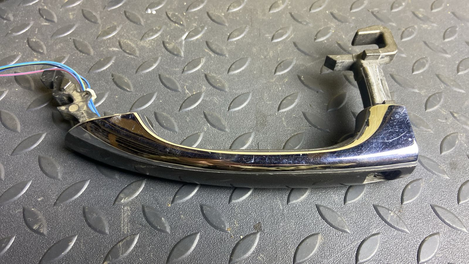 Ручка двери задняя левая Mercedes E/W211 2002-2009