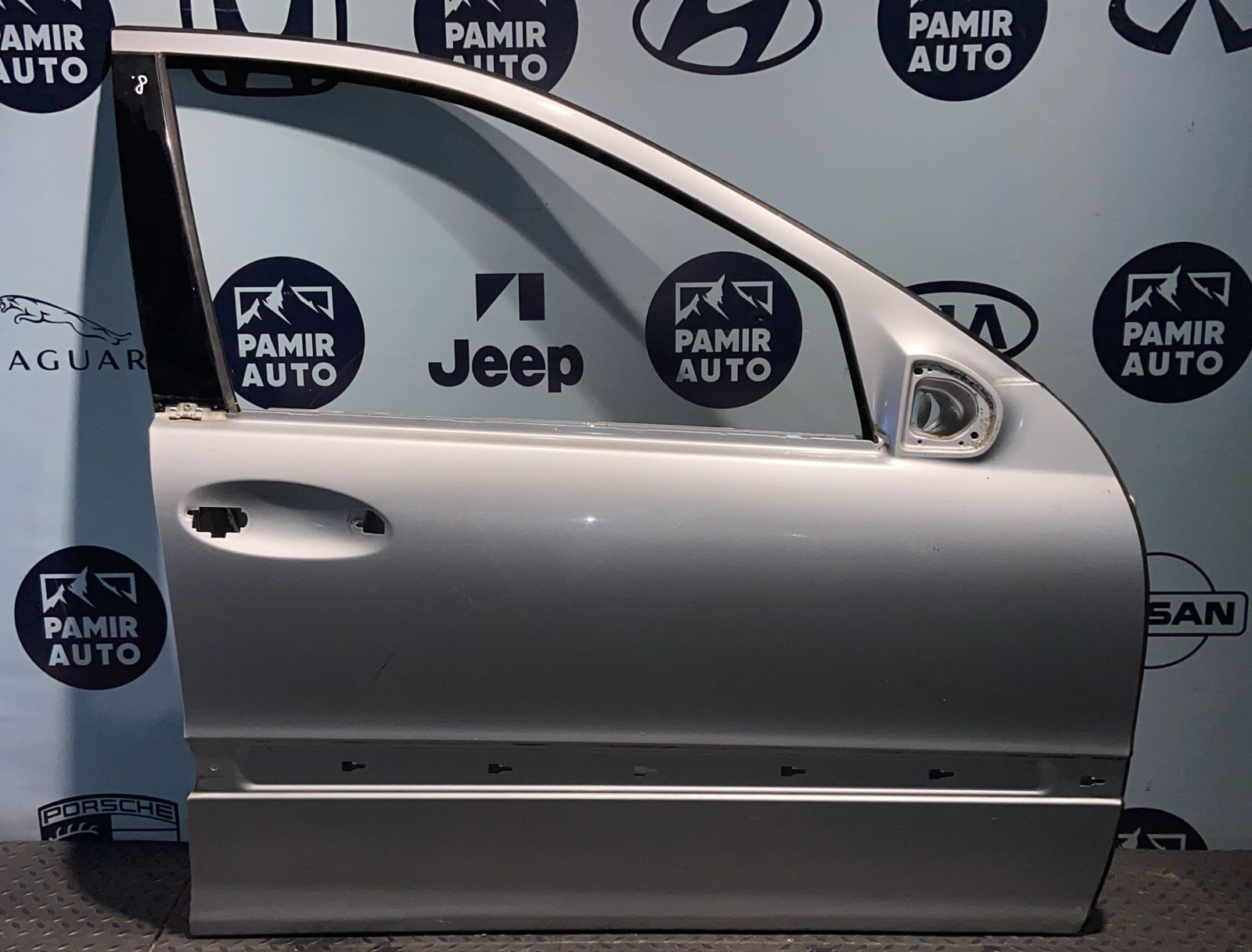 Дверь передняя правая Mercedes C/W203 2000-2008