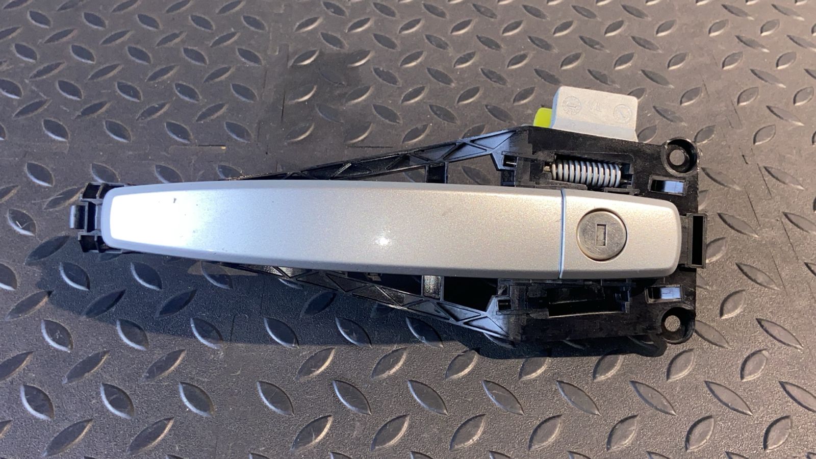 Ручка двери передняя левая Opel Zafira/B 2005-2014