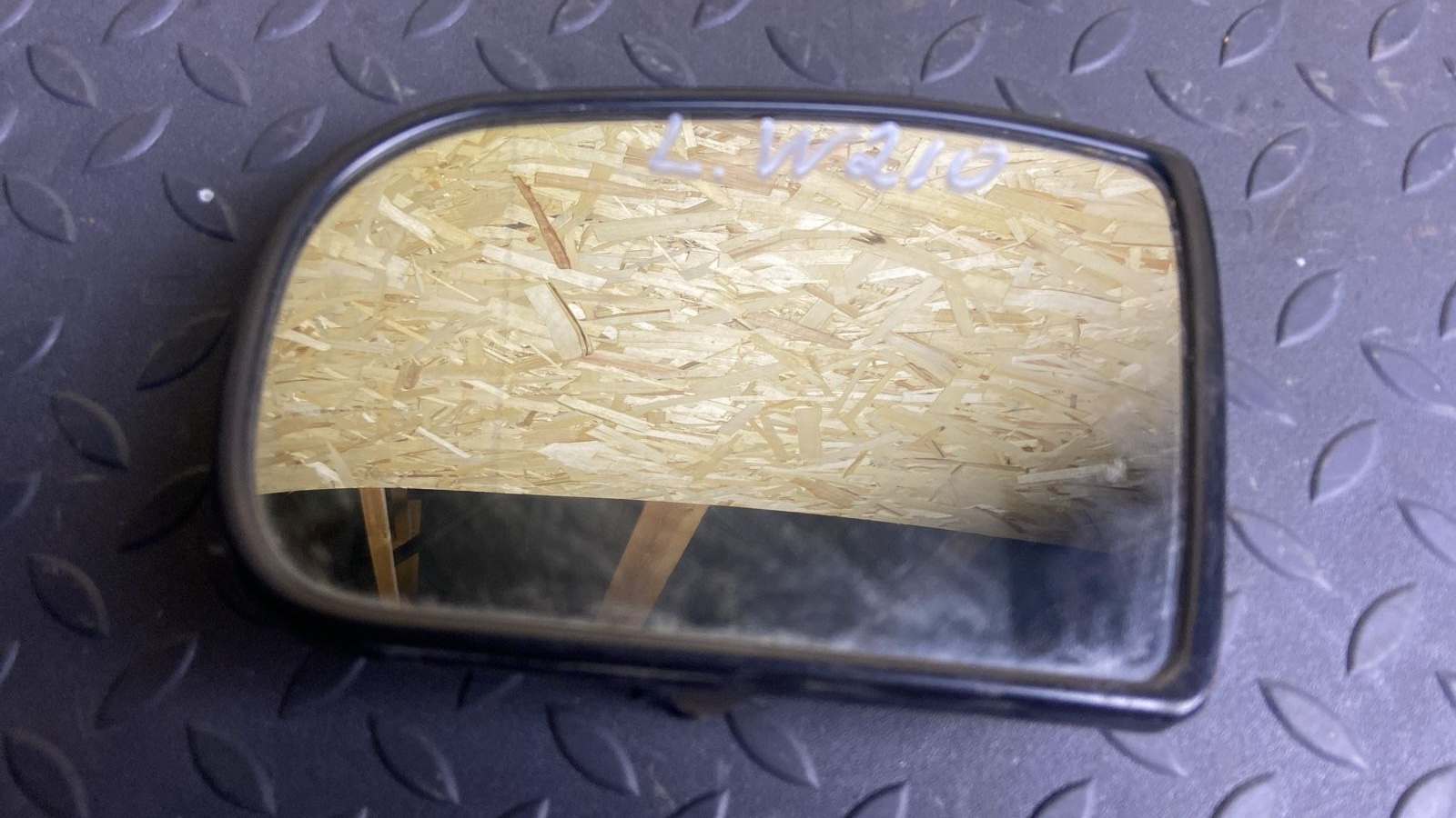 Зеркальный элемент левый Mercedes E/W210 1995-2003