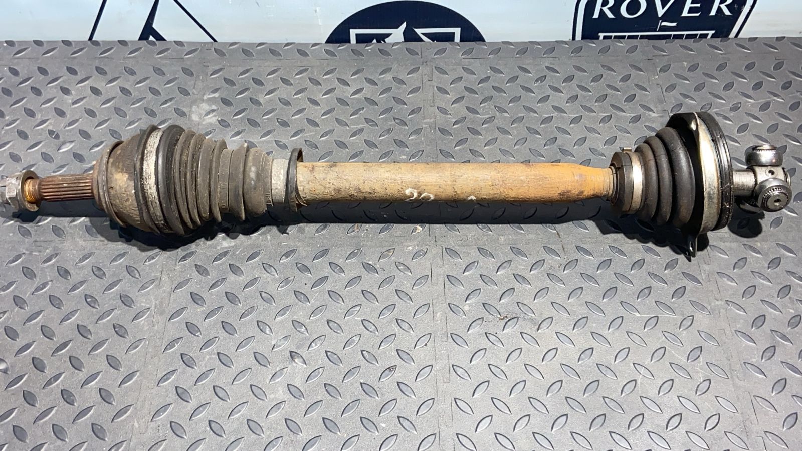 Полуось передняя левая Renault Sandero 2009-2014