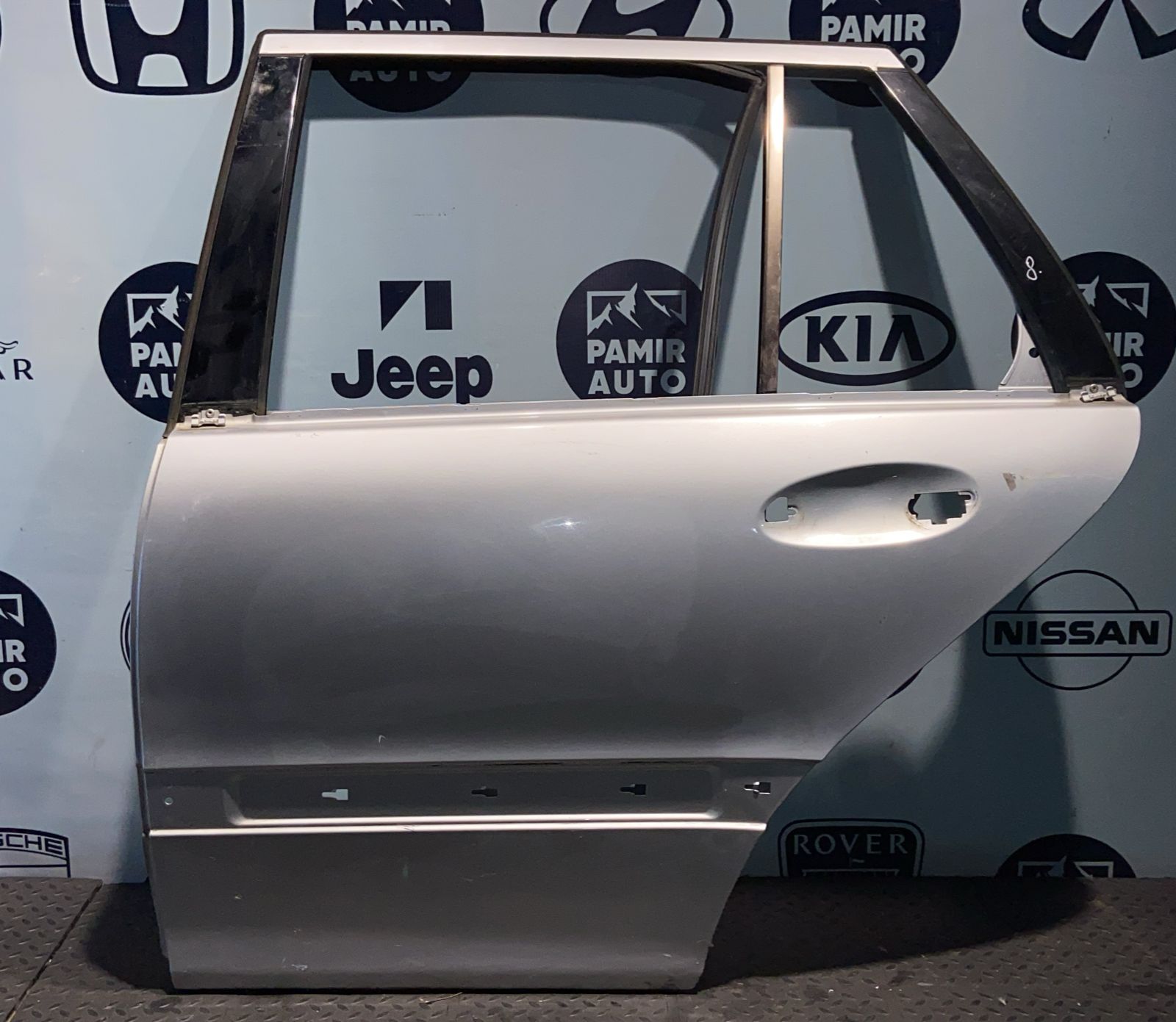 Дверь задняя левая Mercedes C/W203 2000-2008