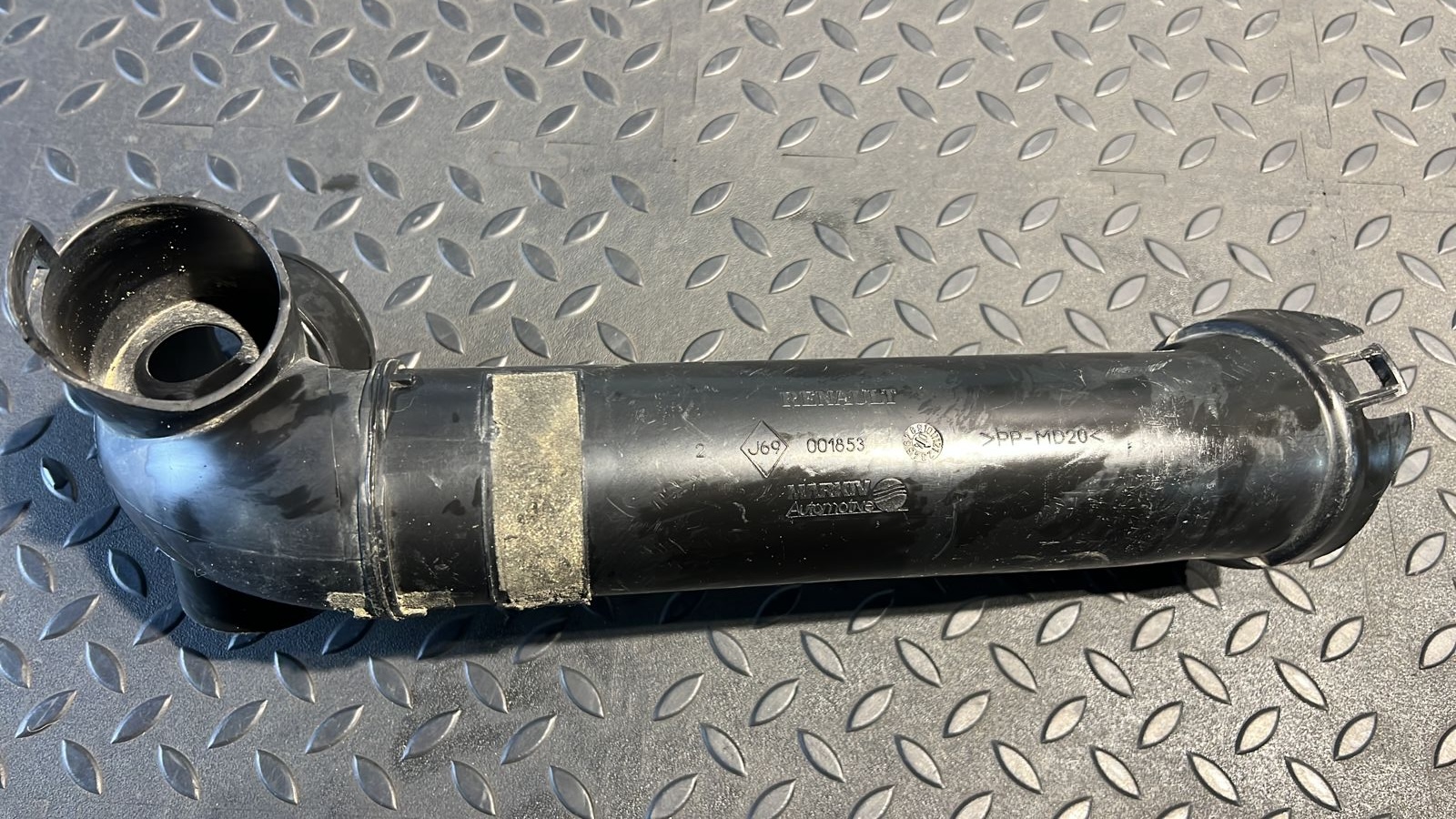 Патрубок воздушного фильтра Renault Scenic/2 2003-2009