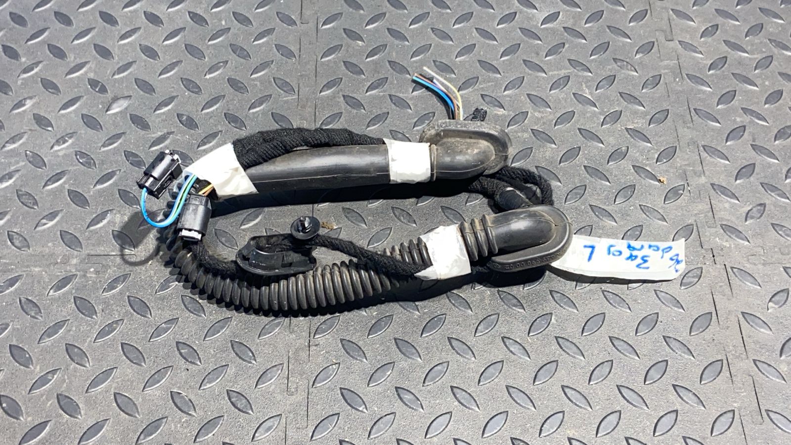 Проводка двери багажника левая Mercedes Vito/W639 2003-2014