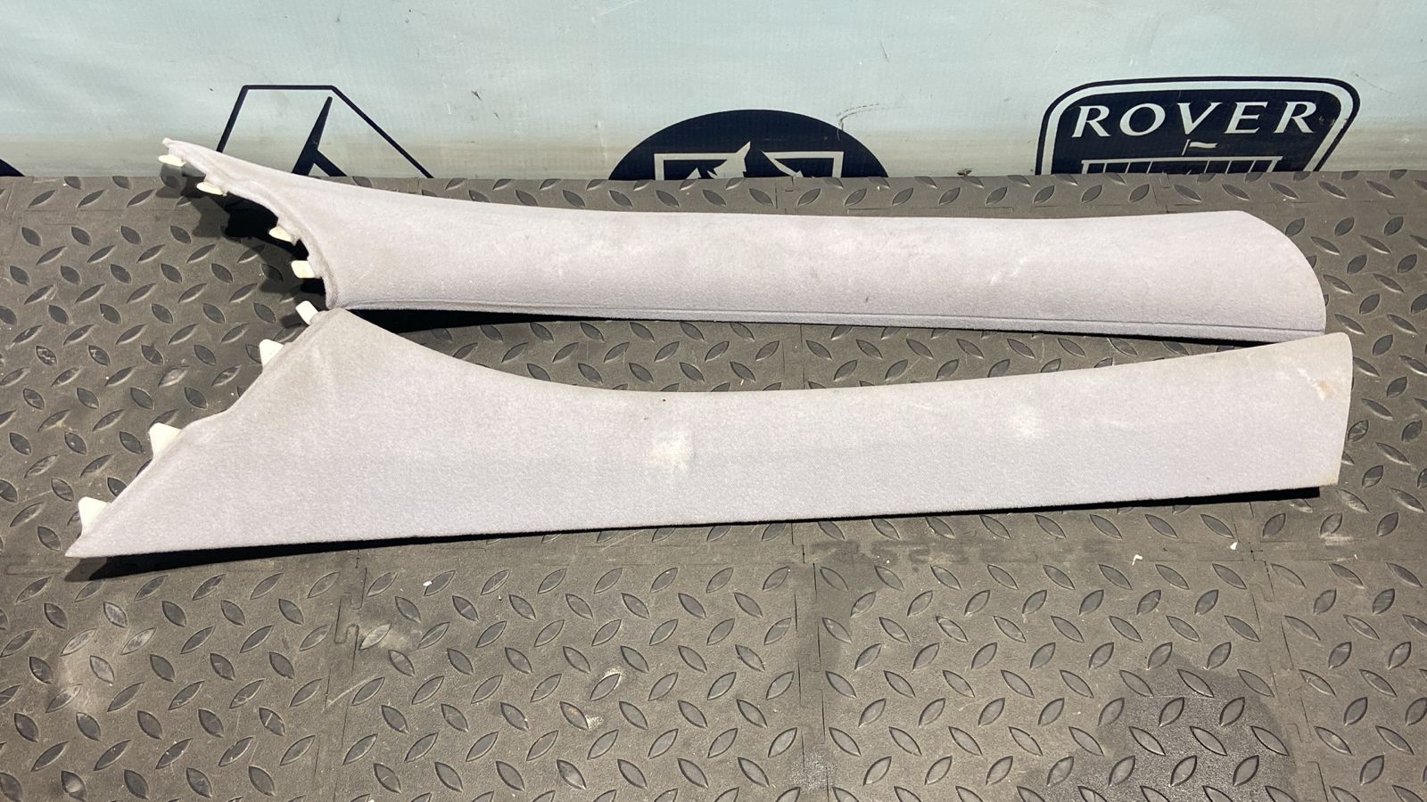 Обшивка стойки передняя Mercedes C/W203 2000-2008