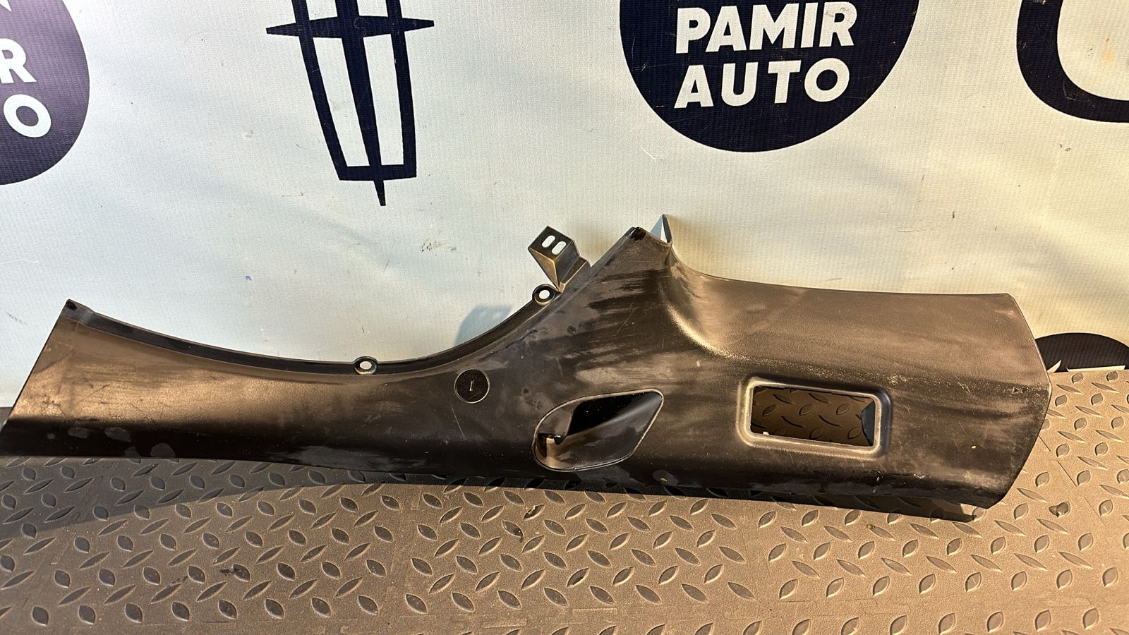 Обшивка стойки задняя левая BMW 3/E46 1998-2007