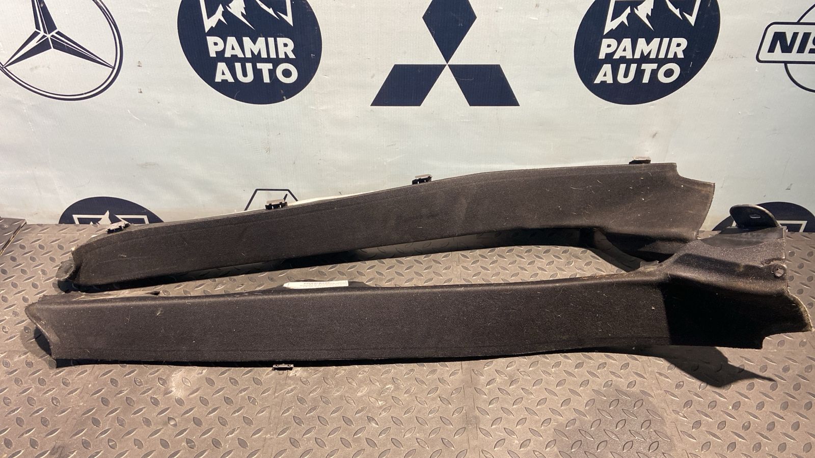 Обшивка стойки задняя Mercedes E/W211 2002-2009