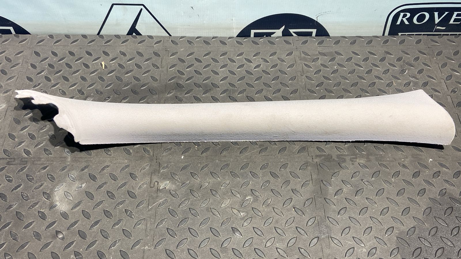 Обшивка стойки передняя правая Mercedes E/W211 2002-2009