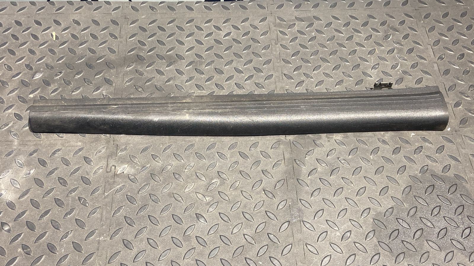 Накладка порога передняя правая Mercedes E/W211 2002-2009