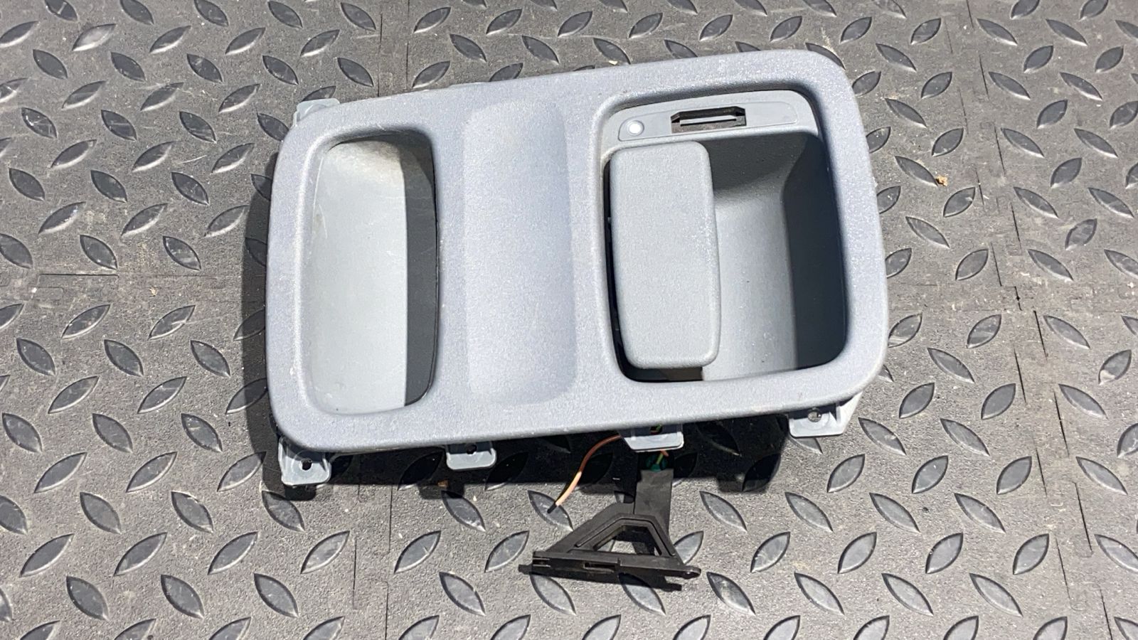 Ручка двери багажника правая Mercedes Vito/W639 2003-2014