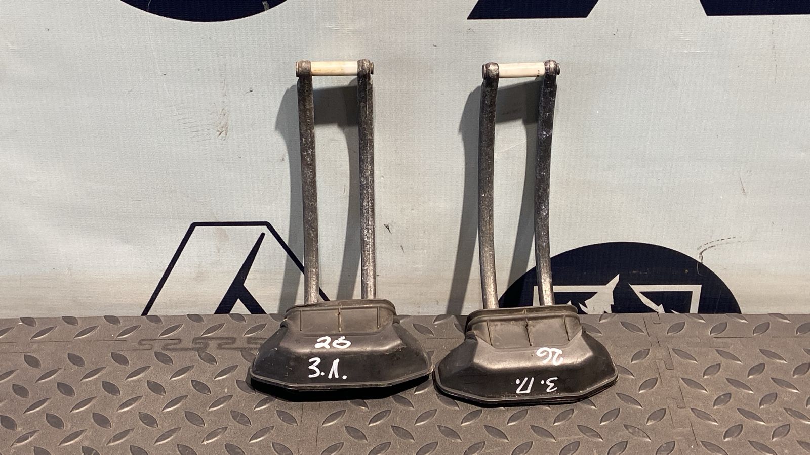 Ограничитель двери багажника Mercedes Vito/W639 2003-2014